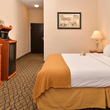 Quality Inn & Suites Jefferson City Esterno foto