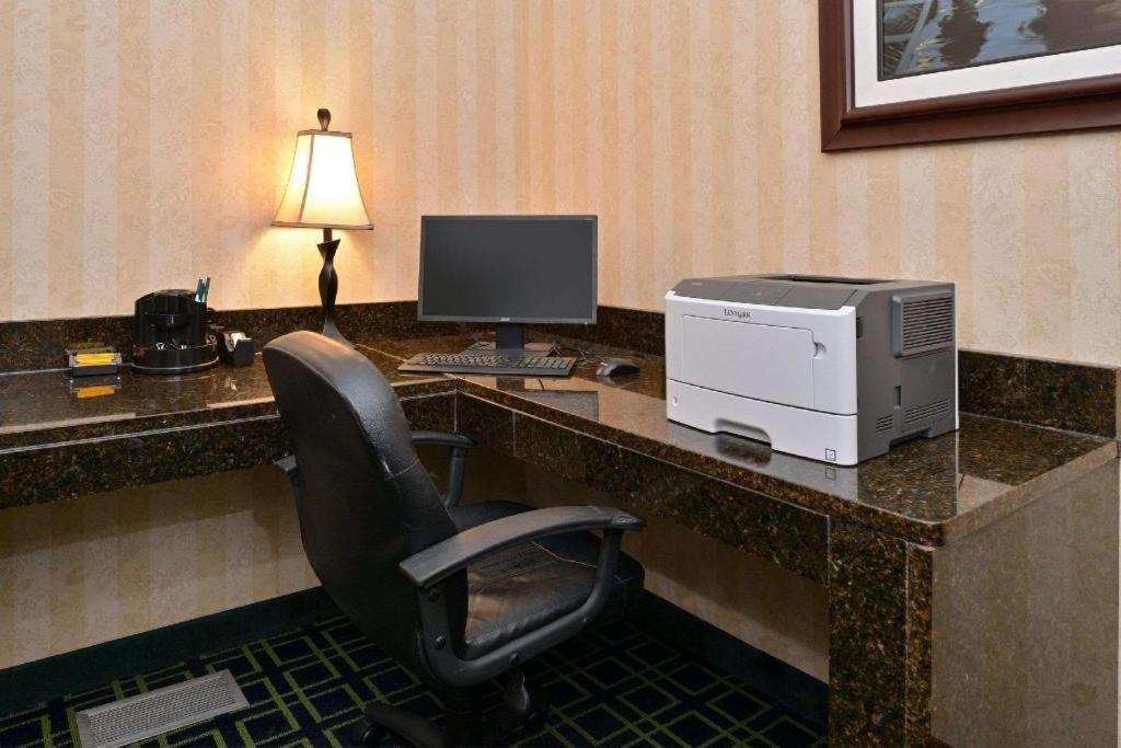Quality Inn & Suites Jefferson City Esterno foto