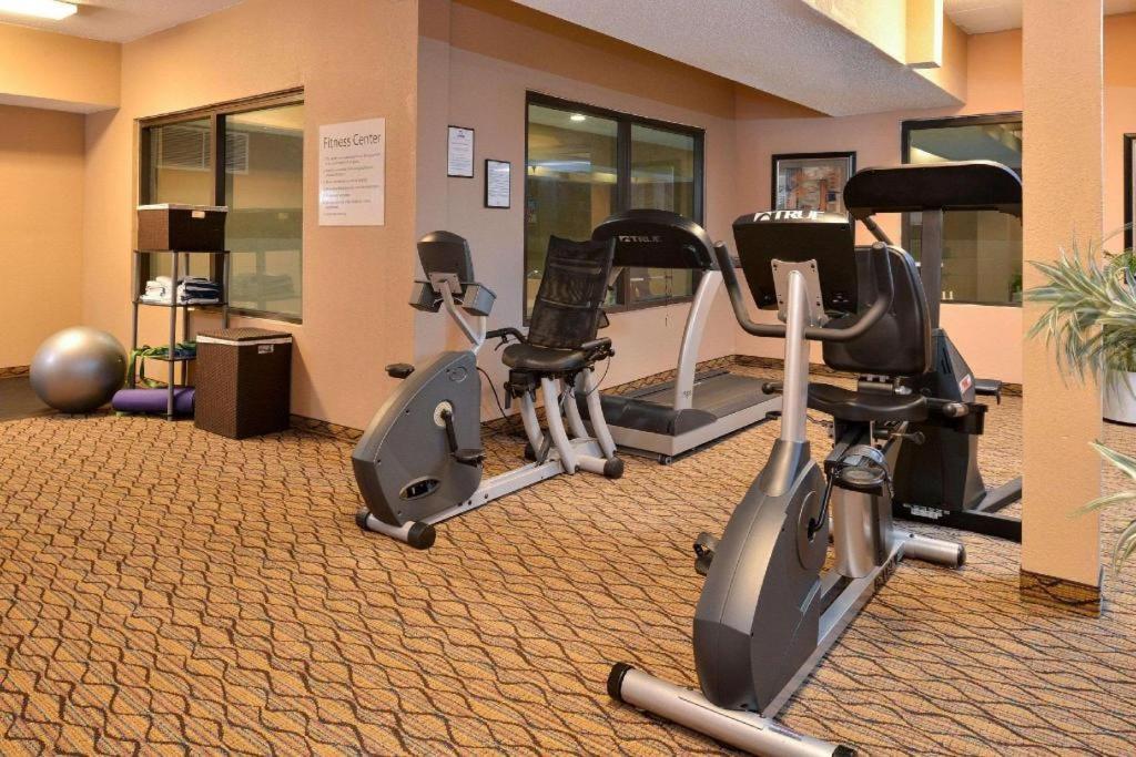 Quality Inn & Suites Jefferson City Esterno foto