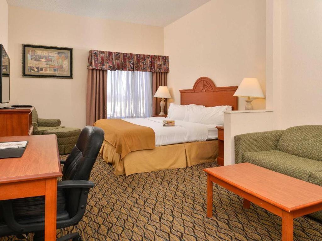 Quality Inn & Suites Jefferson City Esterno foto