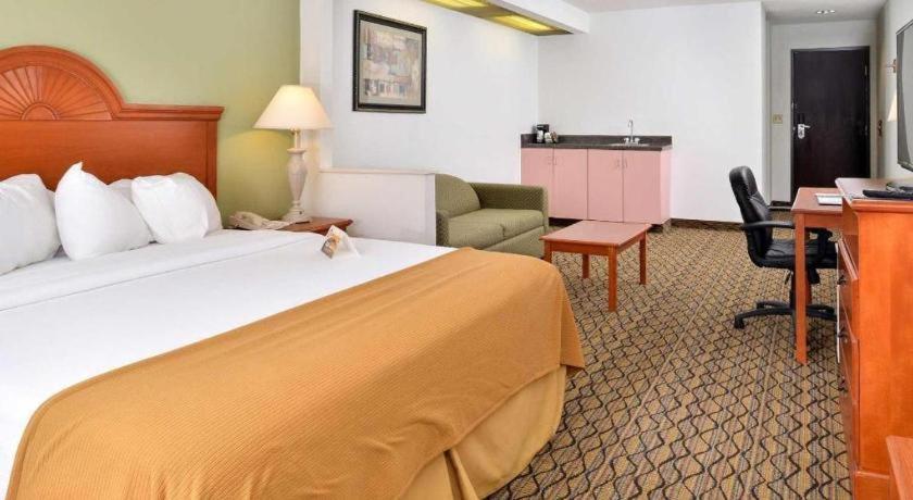 Quality Inn & Suites Jefferson City Esterno foto