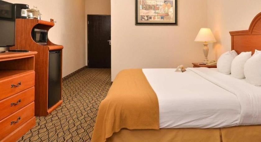 Quality Inn & Suites Jefferson City Esterno foto