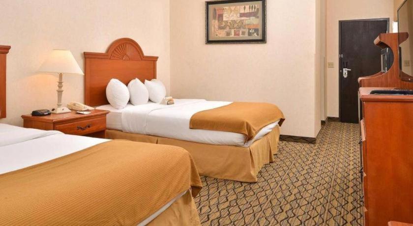Quality Inn & Suites Jefferson City Esterno foto