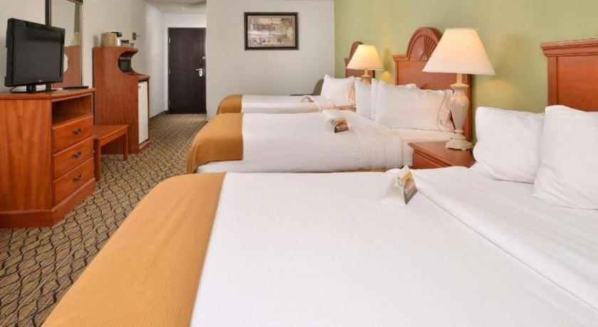 Quality Inn & Suites Jefferson City Esterno foto