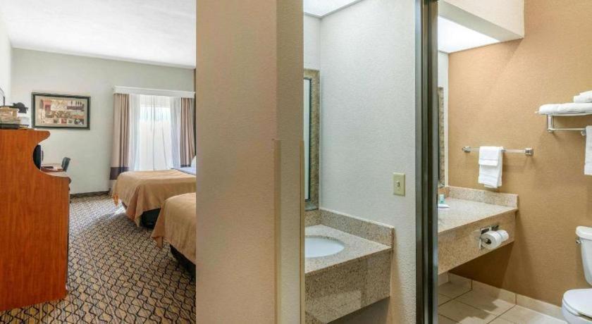 Quality Inn & Suites Jefferson City Esterno foto