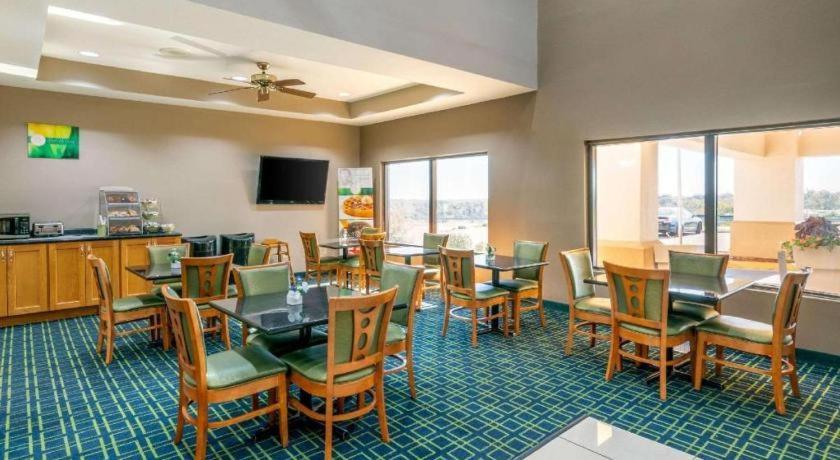 Quality Inn & Suites Jefferson City Esterno foto