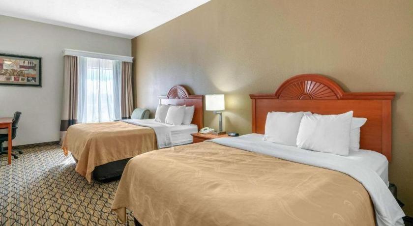 Quality Inn & Suites Jefferson City Esterno foto
