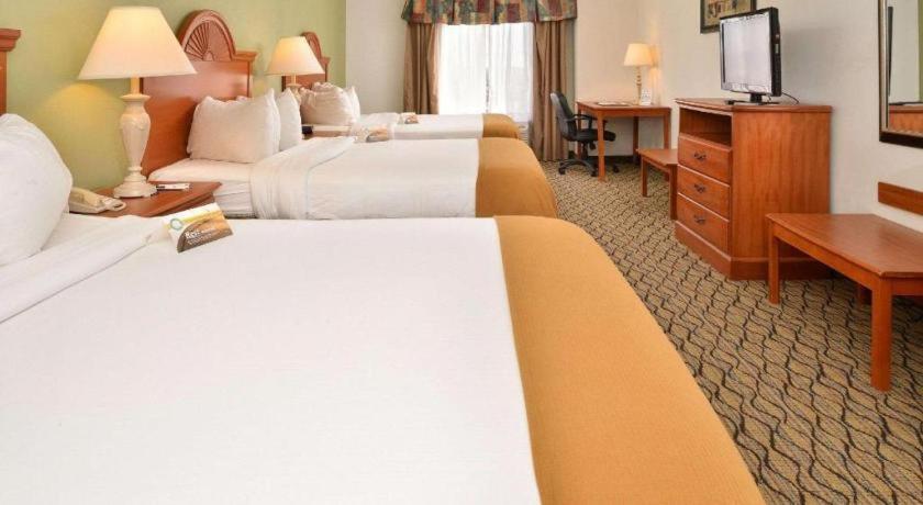 Quality Inn & Suites Jefferson City Esterno foto