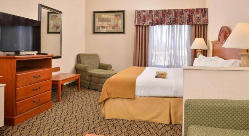 Quality Inn & Suites Jefferson City Esterno foto