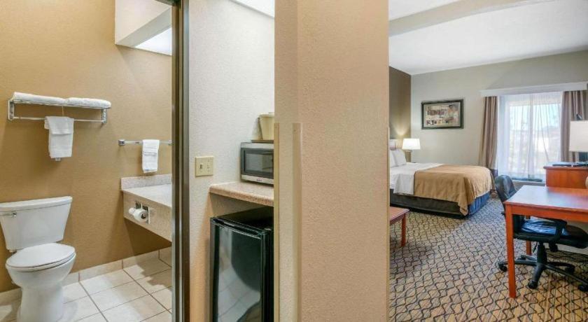 Quality Inn & Suites Jefferson City Esterno foto